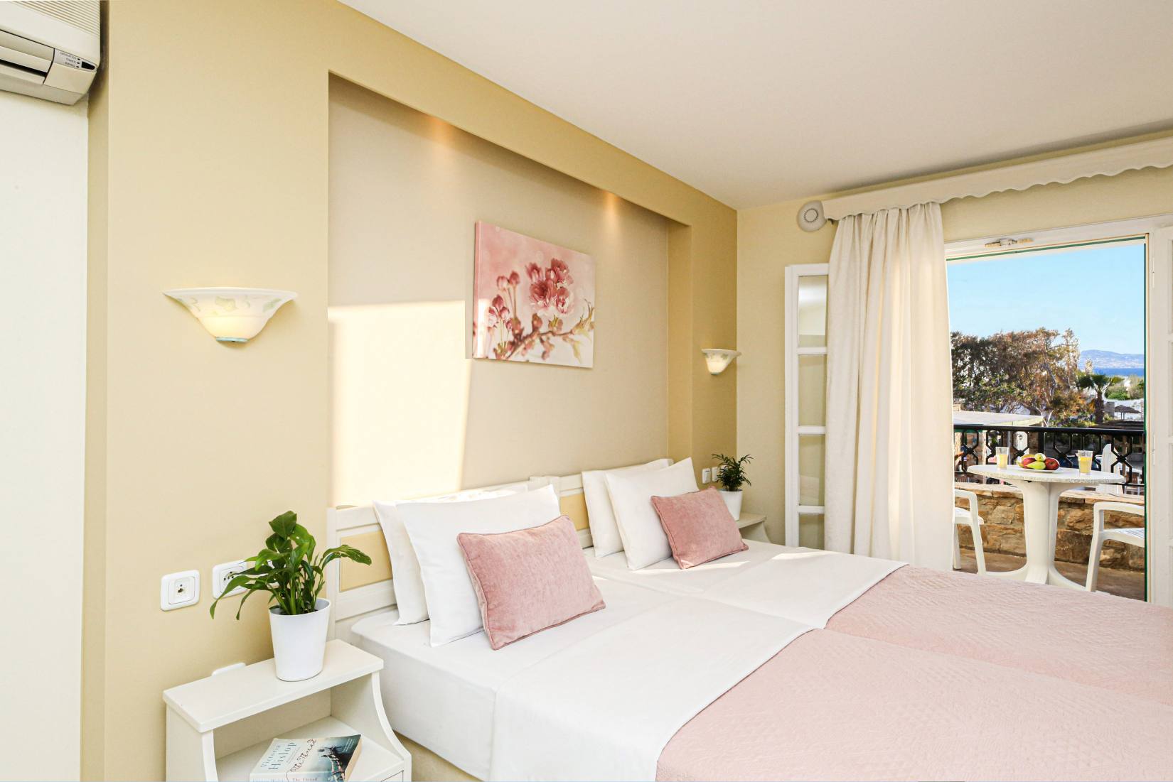 Maisonette with sea view at Villa Harmony, Plaka Beach, Naxos