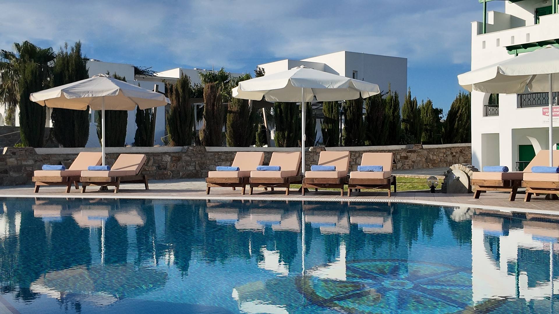 Villa Harmony, Studios and Apartments in Naxos Greece